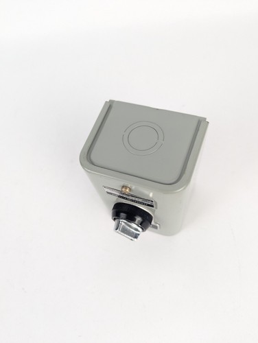 GE CR2940NA401F 30mm Push Button Enclosure & Off/On Selector Switch Made in USA - Picture 8 of 9