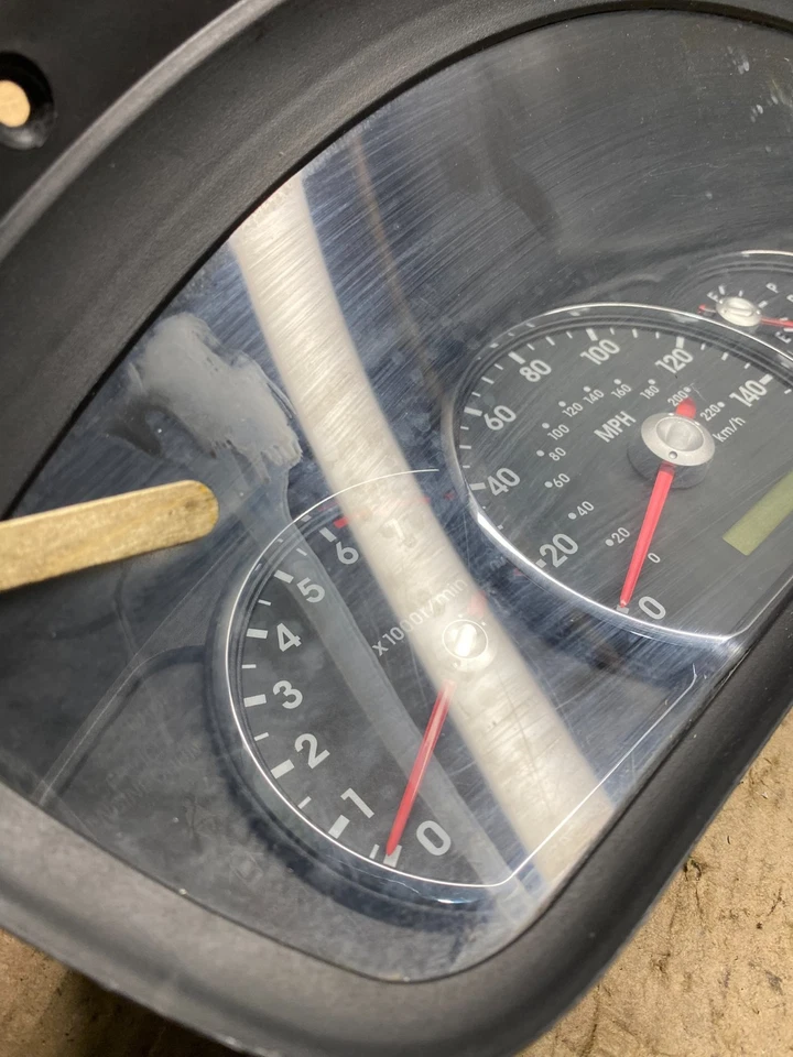 Mitsubishi Endeavor 2008-2011 velocímetro calibre de grupo 8100a982 R6180 DG Foto 2 de 4