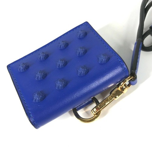 Étui pour écouteurs Apple AirPods en cuir clouté VERSACE Medusa bleu sangle de cou hommes - Photo 4 sur 11