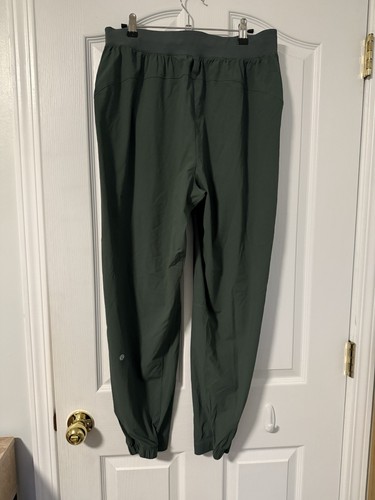 Lululemon Active Jogginghose Salbeigrün Damen 10 - Bild 5 von 9