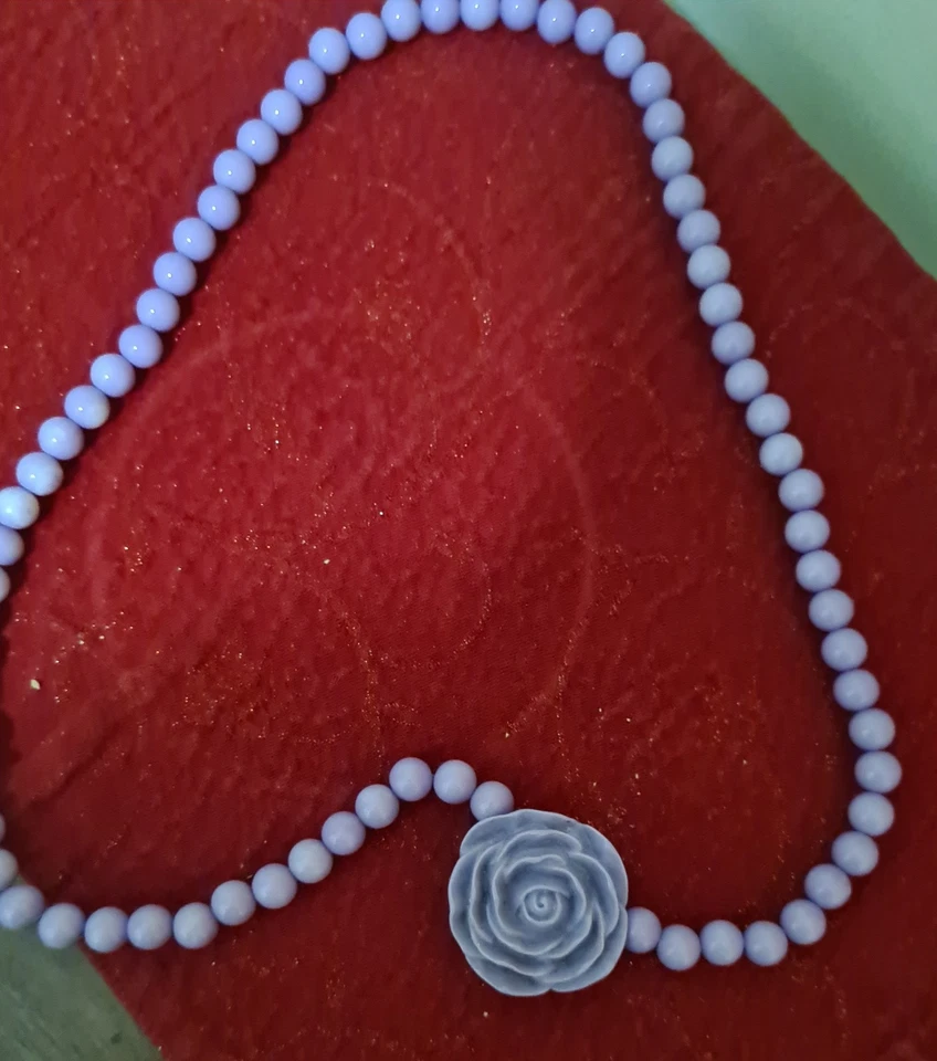 Collana Bigiotteria Con Fiore Viola - Immagine 3 di 3