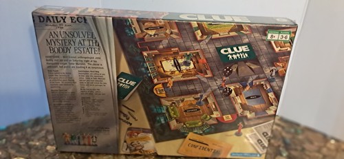 Parker Brothers 2005 CLUE Mystery Detective Board Game NEW / SEALED - Picture 2 of 4