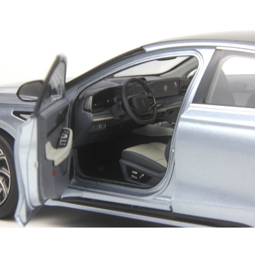 1:18 Scale Lincoln Z Silver Diecast Model Car Paudi Toy Gift Collection - Picture 6 of 7