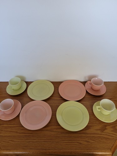 Vintage Hazel Atlas Pastel Milk Glass Child's Tea Cups Saucers Plates - Picture 4 of 5