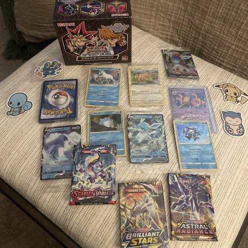 Pokémon Set: Sammelmappe mit Kartenblättern 50 Karten Booster Pks Münzen & Sticker 3D Cha - Bild 4 von 21