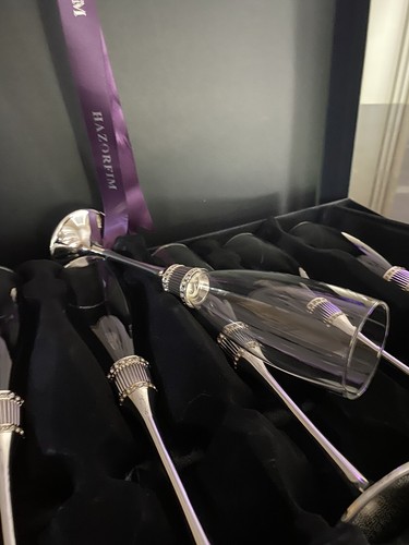 Set of 6 Vintnage Champa Glasses with silver band & clear crystals ( New w box) - Picture 5 of 10