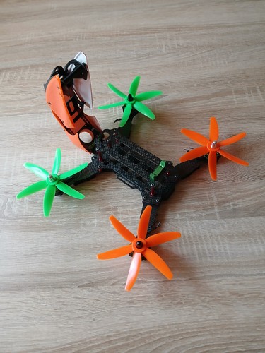 RC Drohne (Rahmen) mit Motoren und Propeller - Bild 4 von 7