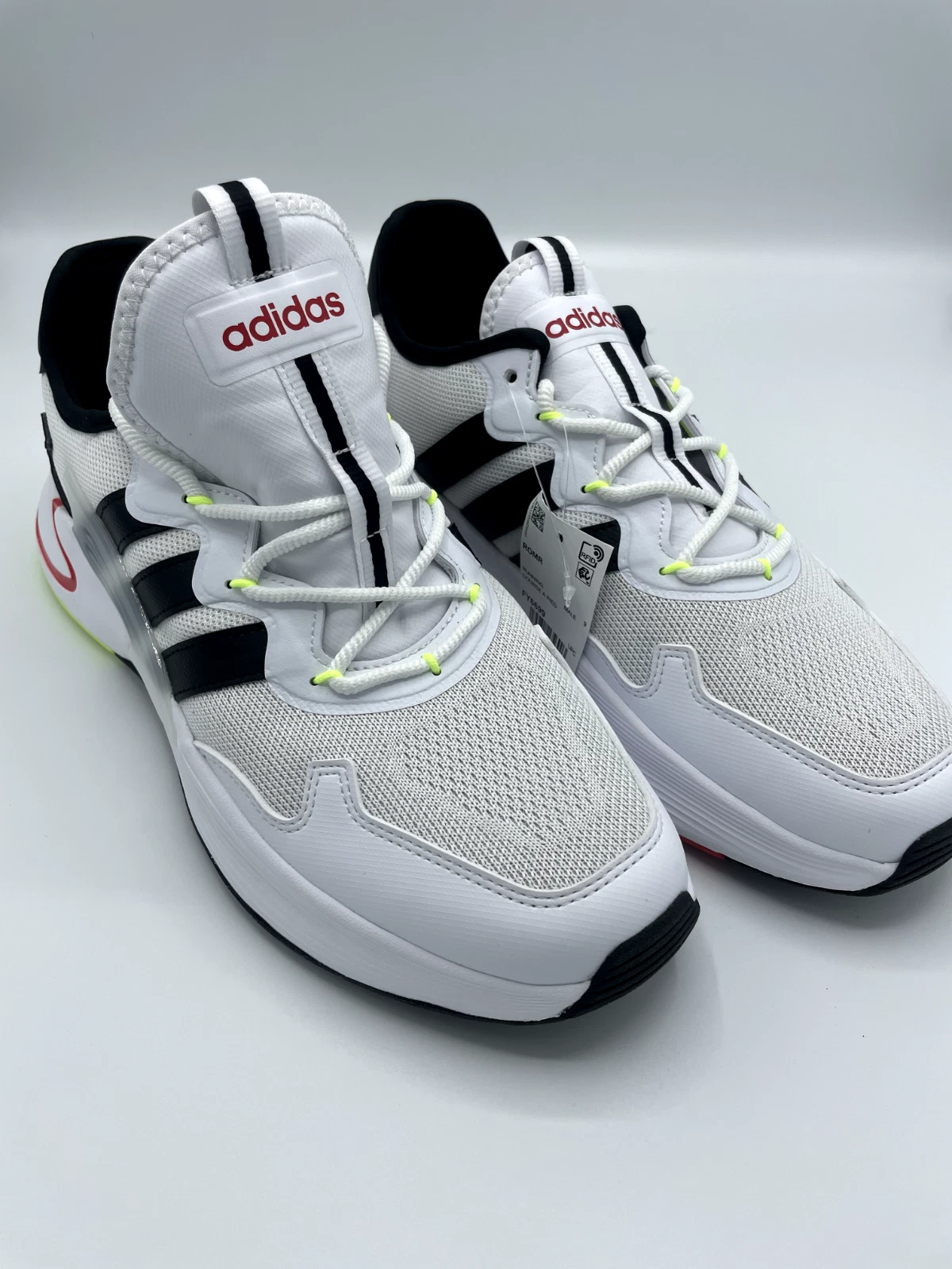 Adidas Neo Roamer Cloudfoam ""Bianco nero rosso"" da uomo taglia 9 5. FY6699