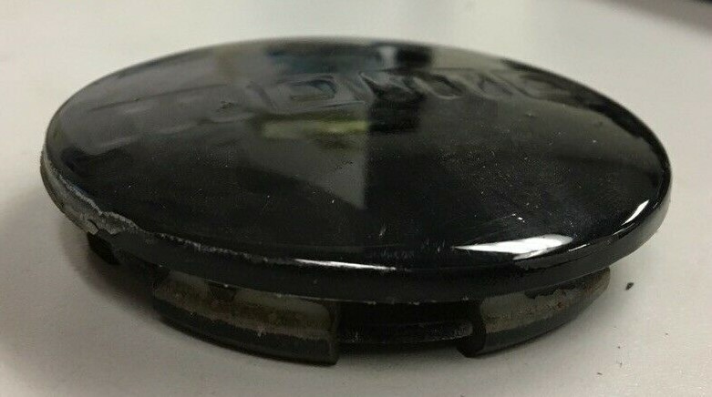 MOMO CENTER HUB CAP GLOSS BLACK 3 MOMO CENTER HUB CAP GLOSS BLACK 3