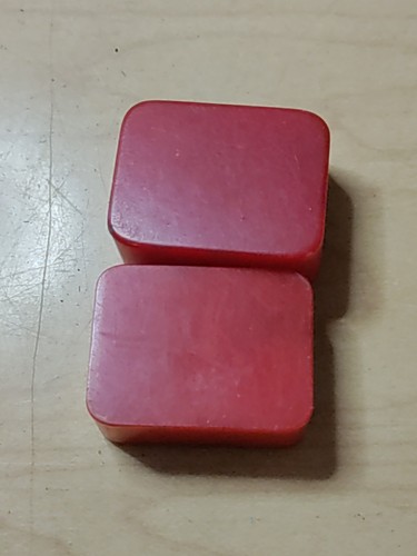 Vintage Original Set Of 2 - 1 Inch Bakelite red pencil sharpeners Nice Swirl - Picture 15 of 15