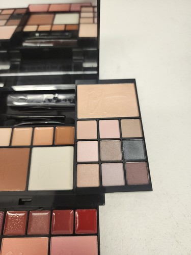 IT Naturally Pretty Essentials Matte Luxe Transforming Palette - Picture 4 of 12