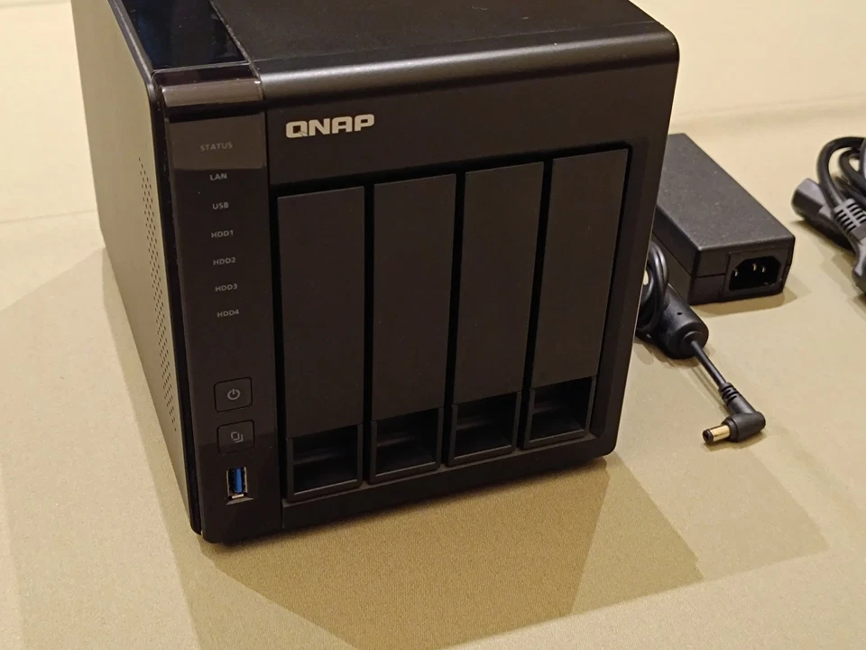 Qnap TS-451+ 8GB di ram - Immagine 2 di 4