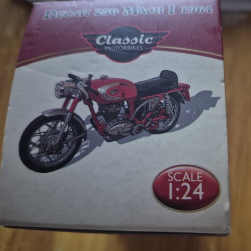 TRIUMPH BONNEVILLE T120 1-24 SCALE ATLAS CLASSIC MOTORBIKES MODEL - Picture 2 of 4