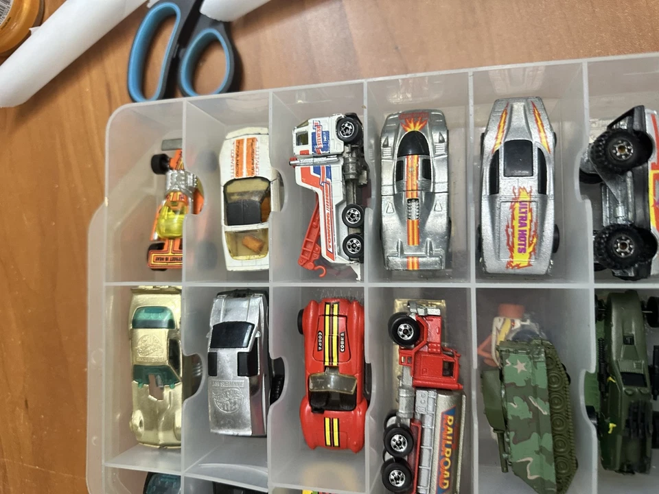 Colección Hot Wheels de colección en estuche Kenny Cheese Ambulancia etc. Foto 4 de 4