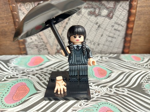 WEDNESDAY ADDAMS & Thing Minifigure - Customised LEGO - Picture 12 of 13