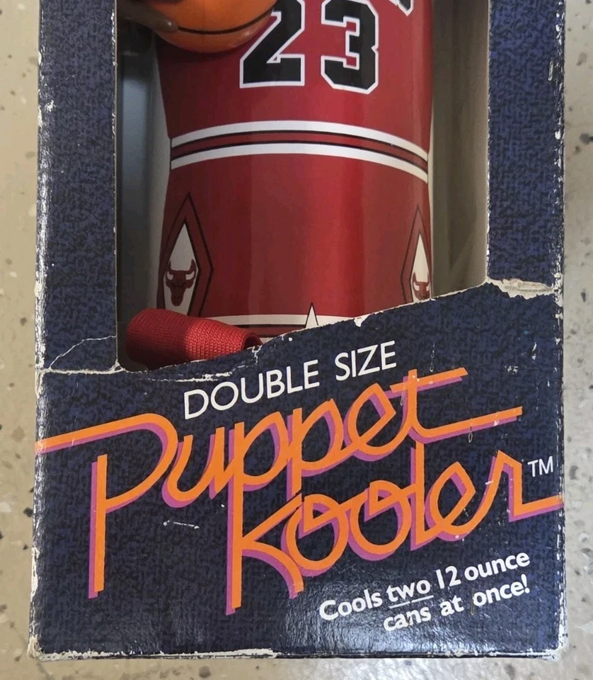 Copo colecionável tamanho duplo Michael Jordan Puppet Kooler NBA na caixa - Imagem 3 de 4