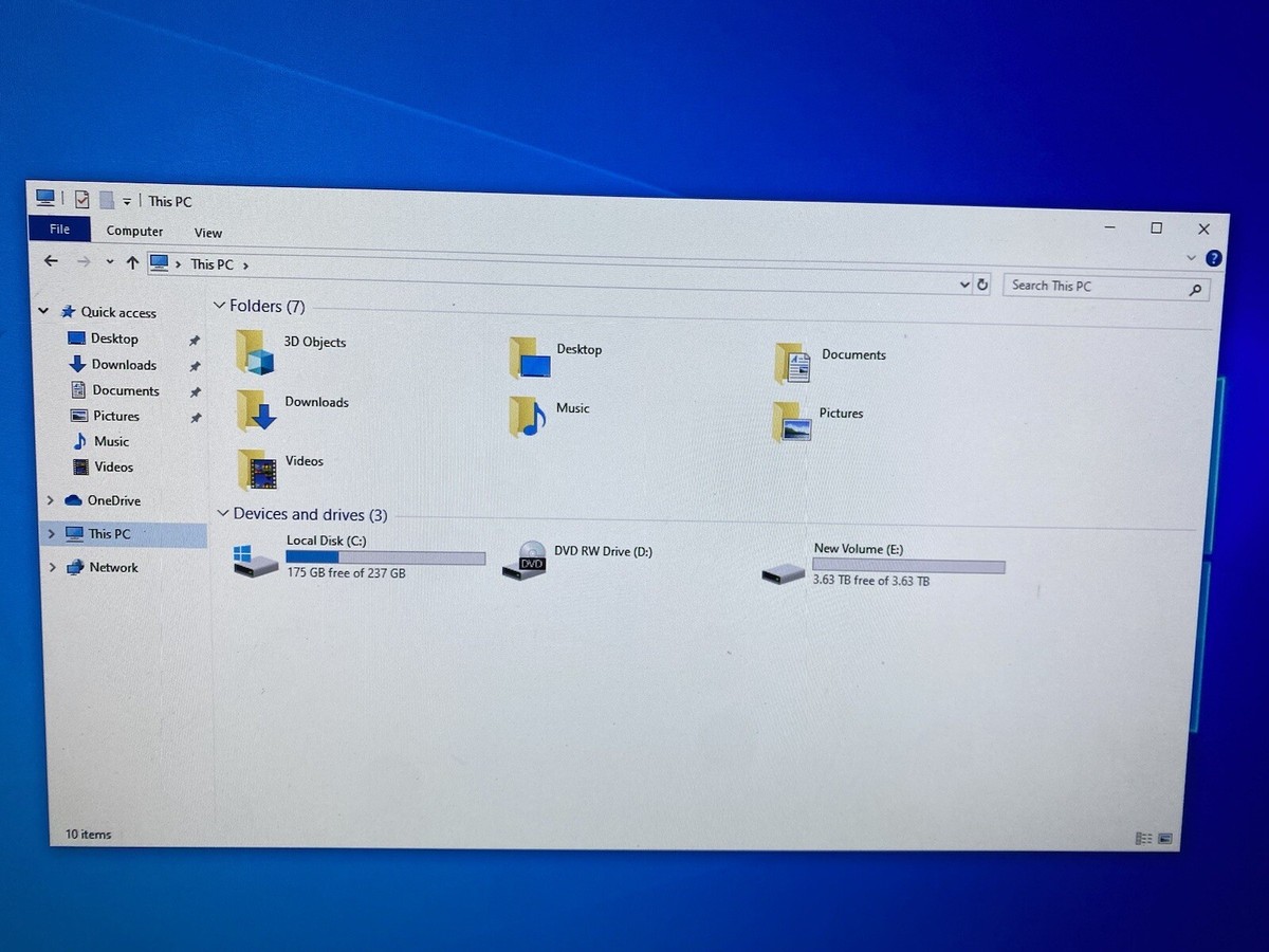 Dell Precision T5810 Xeon E5-1620 V3 32GB RAM 256GB SSD+4TB Dell Precision T5810 Xeon E5-1620 V3 32GB RAM 256GB SSD+4TB