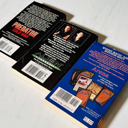 Lot of 3 Vintage Science Fiction Paperback Novels Predator Alien Magic Gathering - Picture 9 of 11