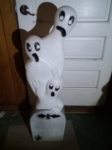 Vintage Union Product Blow mold Ghosts with tombstone Featherstone no light