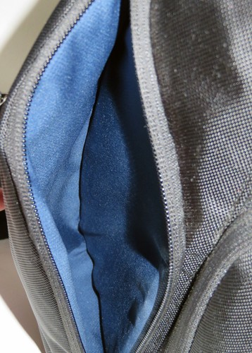 Mochila TUMI ARRIY 3 negra y azul - Imagen 12 de 24