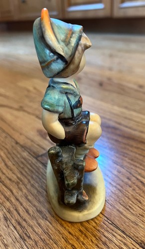 VINTAGE M.J. HUMMEL - JUNGE SITZT AUF EINEM ZAUN - 1938 Germany W Goebel - Bild 5 von 7