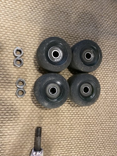 Set raro vintage di 2 camion da skateboard 7,5"" con cuscinetti ruote - Foto 7 di 19