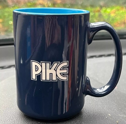 Tazza da caffè grande ceramica liscia lucida blu intenso stampa audace a forma di cilindro - Foto 3 di 9