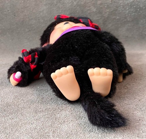 Schlüsselanhänger Monchhichi Erwachsenen Labor Zusammenarbeit Plüschtier Maskottchen 18 cm gebraucht - Bild 7 von 8