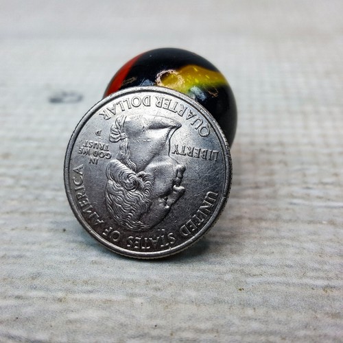 LOTE De Colección De 4 Canicas Negras Con Naranja Amarillo Remolino ~ 15mm Mármol 20mm Tirador - Imagen 8 de 8