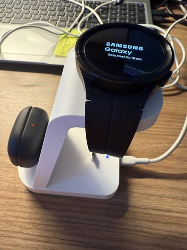 Samsung Bundle - Picture 2 of 4