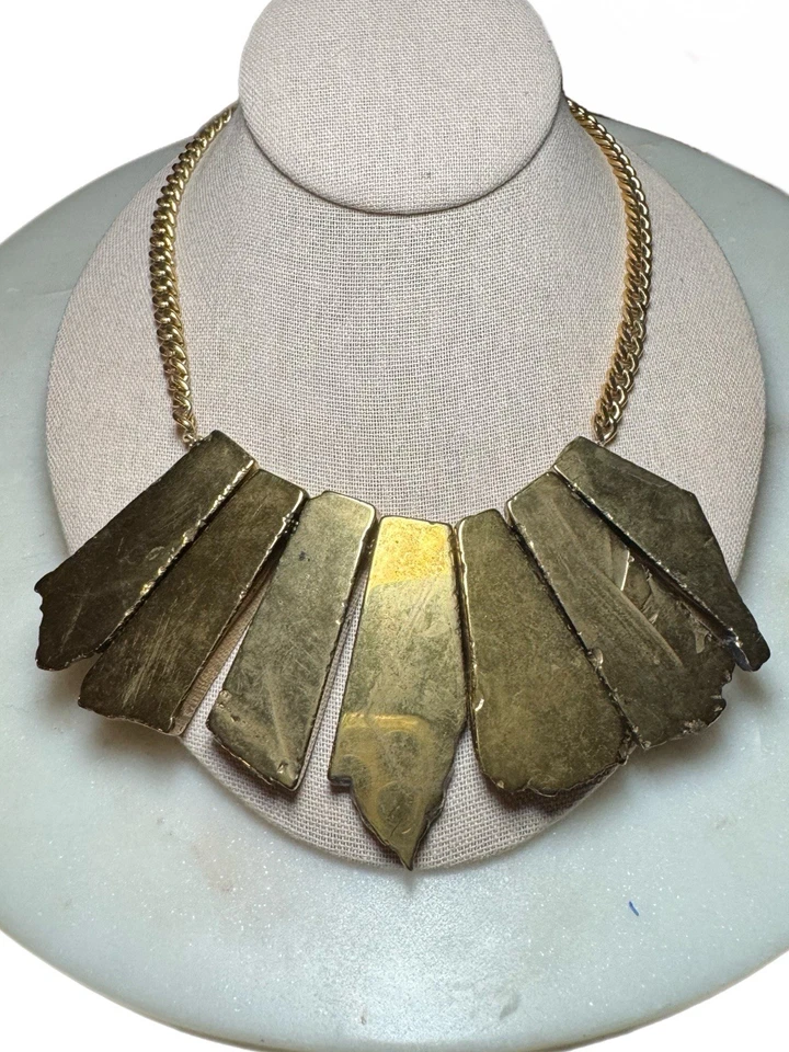 Yochi NY Oro Texturizado Pirita Babero Declaración Collar Grueso Audaz Foto 2 de 4