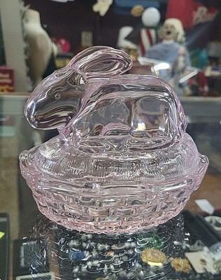 glass vintage nested hen (JL) glass vintage nested hen (JL)