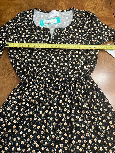 Französisches graues "Alaine" geblümtes angerautes Strickkleid schwarz mit Gänseblümchenmuster, Gr. M neu mit Etikett - Bild 8 von 10