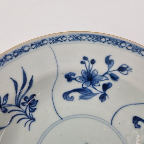 Antike chinesische blau-weiße Schale aus dem 18. Jahrhundert bemalt mit Blumen 23 cm repariert - Bild 4 von 16