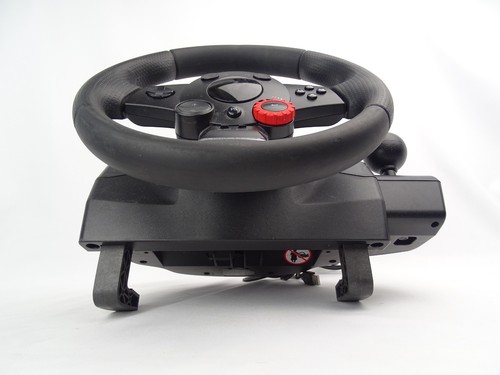 Logitech Driving Force GT Racing Wheel and Pedal Set Tested - Picture 3 of 12