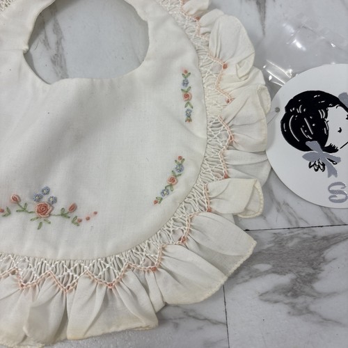 Sarah Louise England- Cotton Ruffled Rosebud Embroidered Baby Bib - Picture 3 of 14