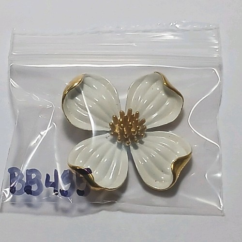 Crown Trifari Jewelry Dogwood Flower Pendant Vintage Signed White & Gold Enamel - Picture 14 of 14