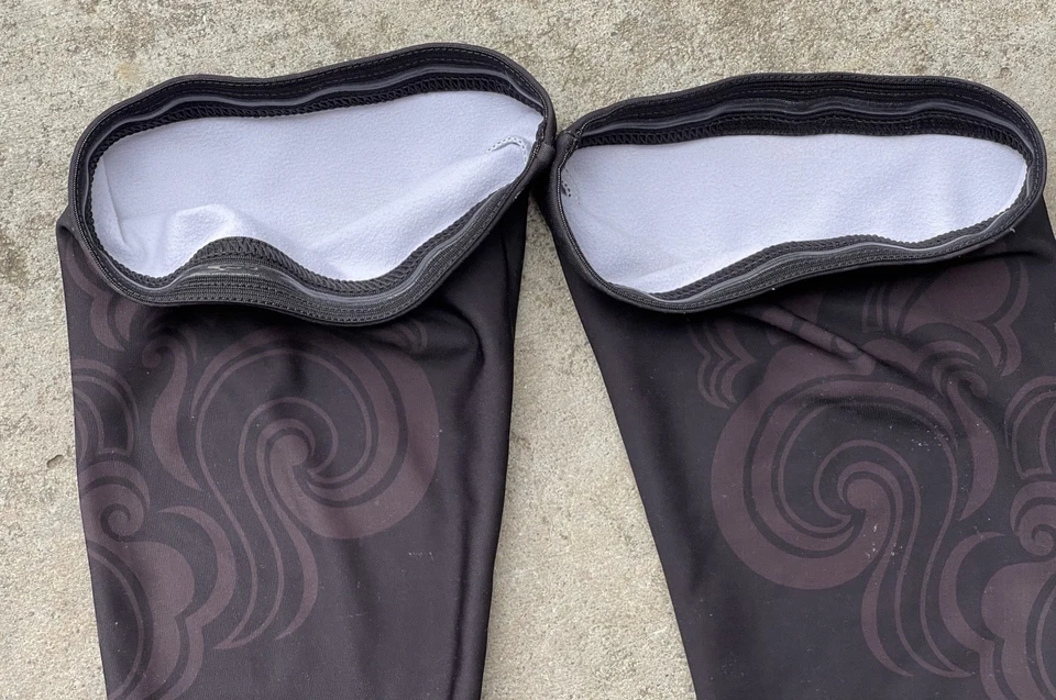 Calentador de rodilla Betty Designs Signature básico negro para ciclismo talla X-pequeño Foto 3 de 4