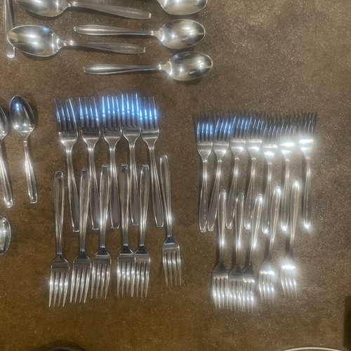 62 x Oneidacraft Oneida VALLARTA Stainless Flatware Forks Spoons Knives - Picture 6 of 6