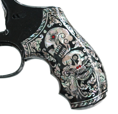 COMBAT PEARL GRIPS S&W K, L FRAME ROUND BUTT FIT MODEL 686, 696 BLACK SKULL ART - Picture 1 of 24