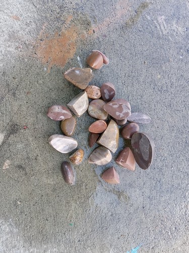 Over 2 Lbs Red/Purple Washington State Rocks - Picture 10 of 12