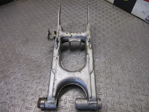 04 2004 Yamaha Blaster 200 Swingarm 2XJ-22110-00-35 50442 YFZ200 - Picture 10 of 18