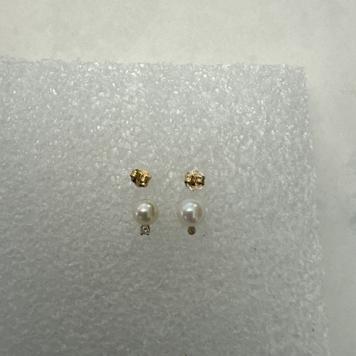 14k Yellow Gold Pearl Diamond Stud Earrings - Picture 2 of 9