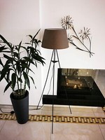 Tripod Stehleuchte *Brownie* Mit Lampenschirm Aus Braunem Stoff 1522B