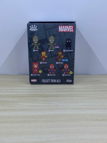 Funko Minis Marvel #218 - Scarlet Witch (GITD) Esclusiva cinque sotto - Foto 3 di 6