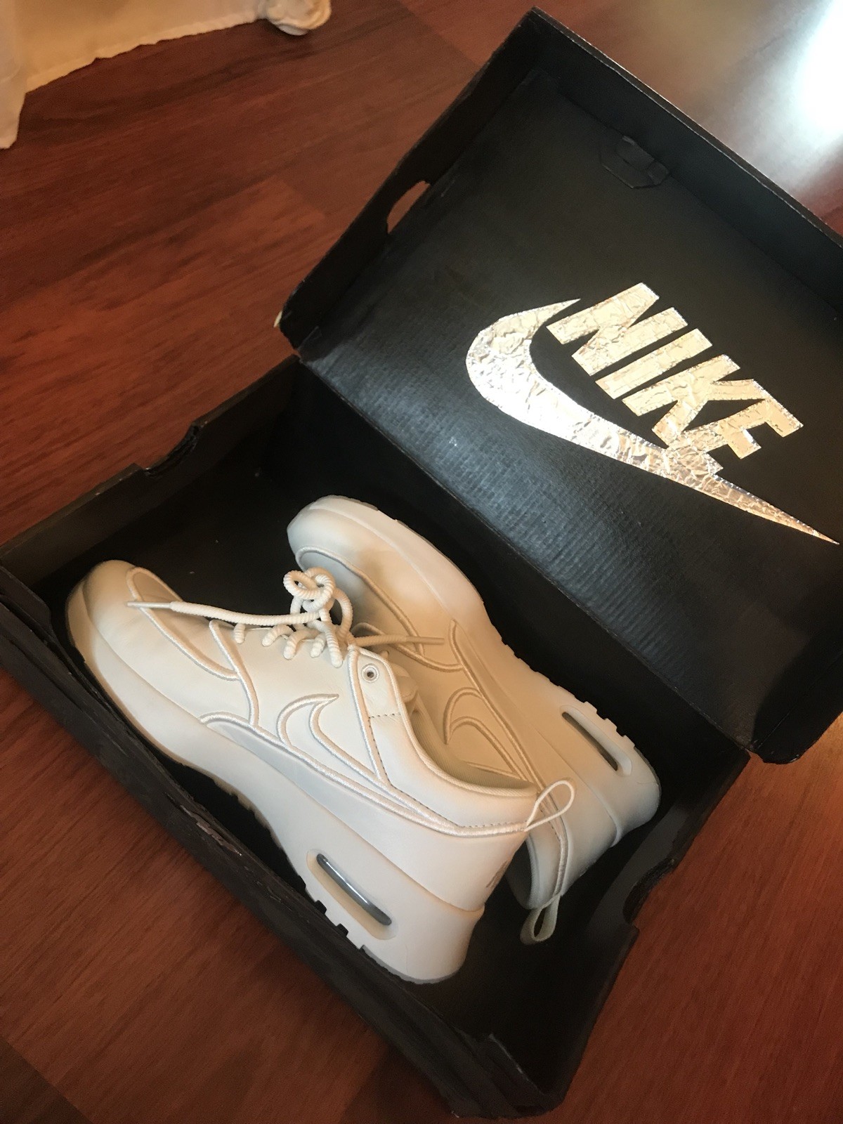 Nike Sneaker Thea ultra Si white Triple Shoe Size 7 Nike Sneaker Thea ultra Si white Triple Shoe Size 7