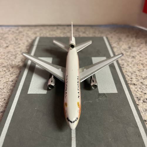 Aero500 500 scale diecast model National Airline DC-10 Commercial Airliner N81NA - Picture 7 of 12