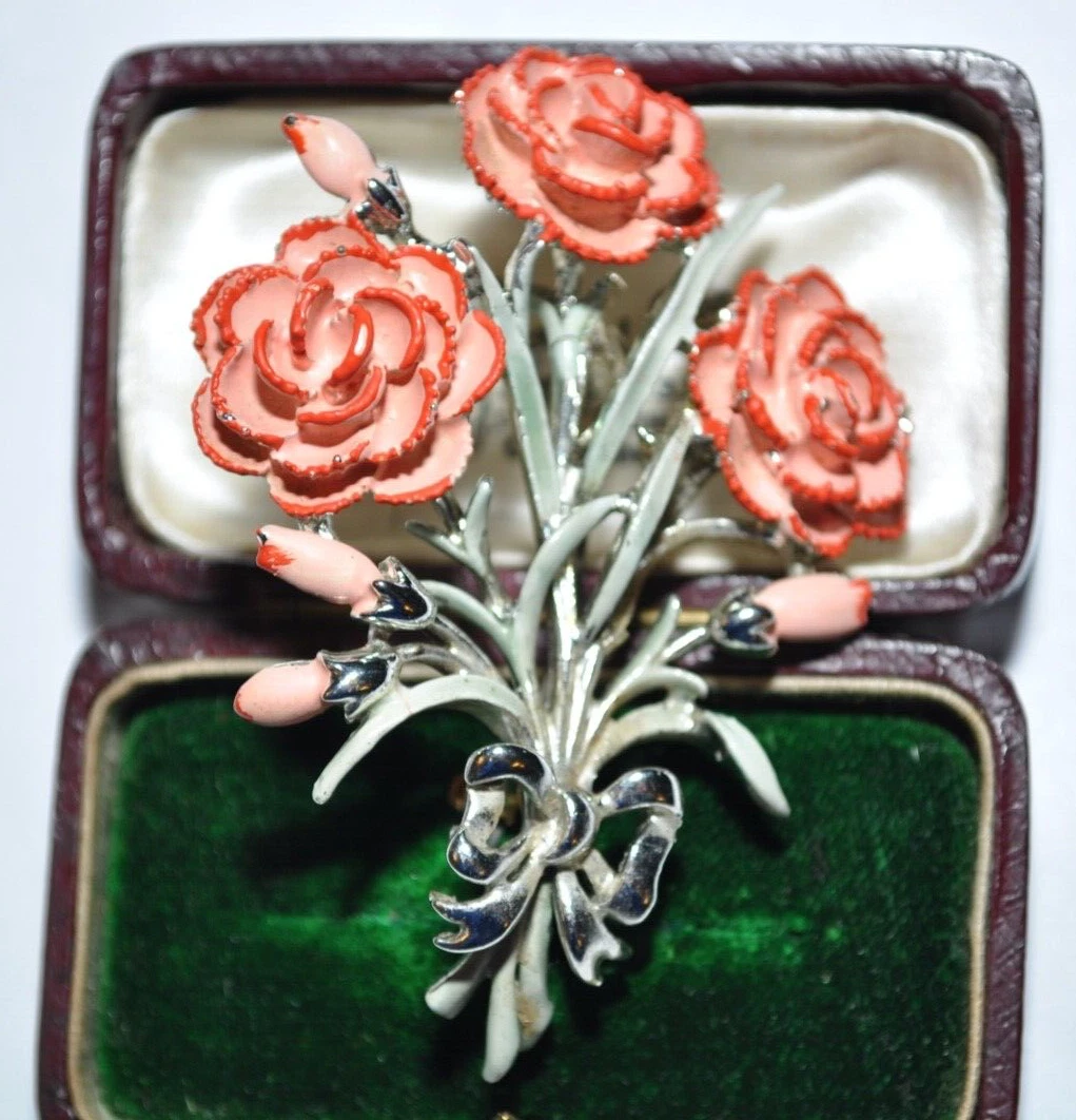 GORGEOUS VINTAGE SIGNED EXQUISITE CARNATION BROOCH