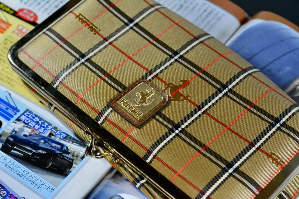 1980's VINTAGE FERARRI WALLET MINT CONDITION - Image 2 of 4