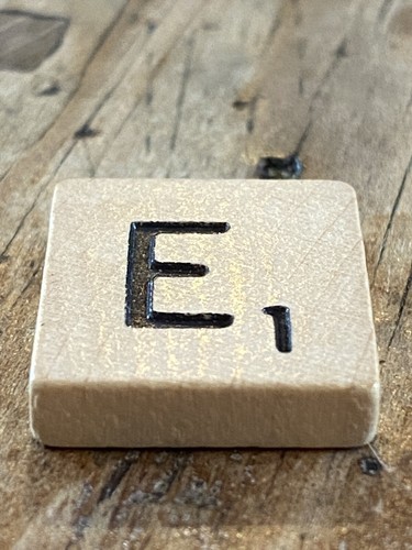 SCRABBLE Replacement WOOD TILES ENGRAVED Letters~U PICK~Selchow & Righter 1976 - Picture 10 of 13